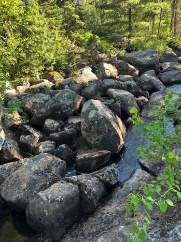 Boulders at 
Potholes Provincial Park